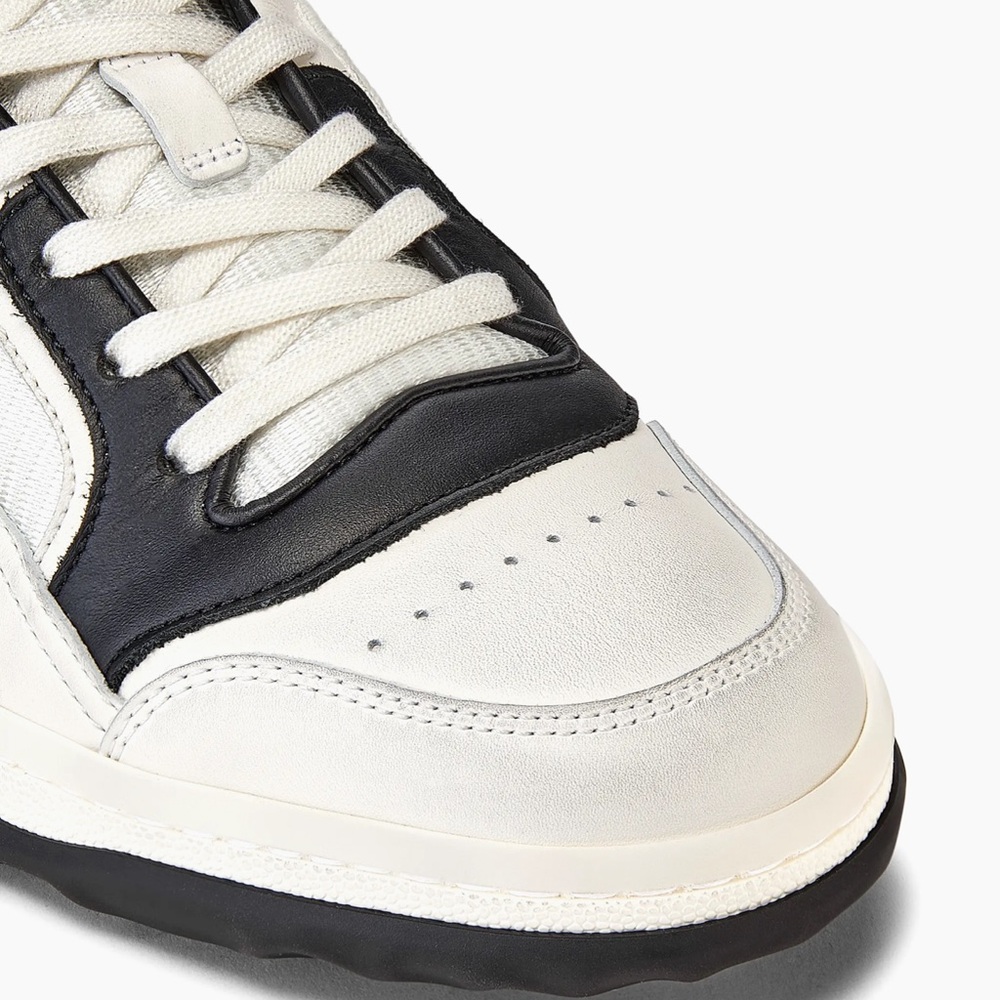Gucci Women’s Leather Low-Top Sneakers - Picture 3 of 6